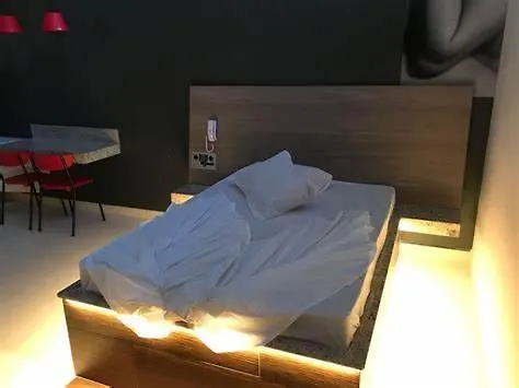 Motel Queen-1